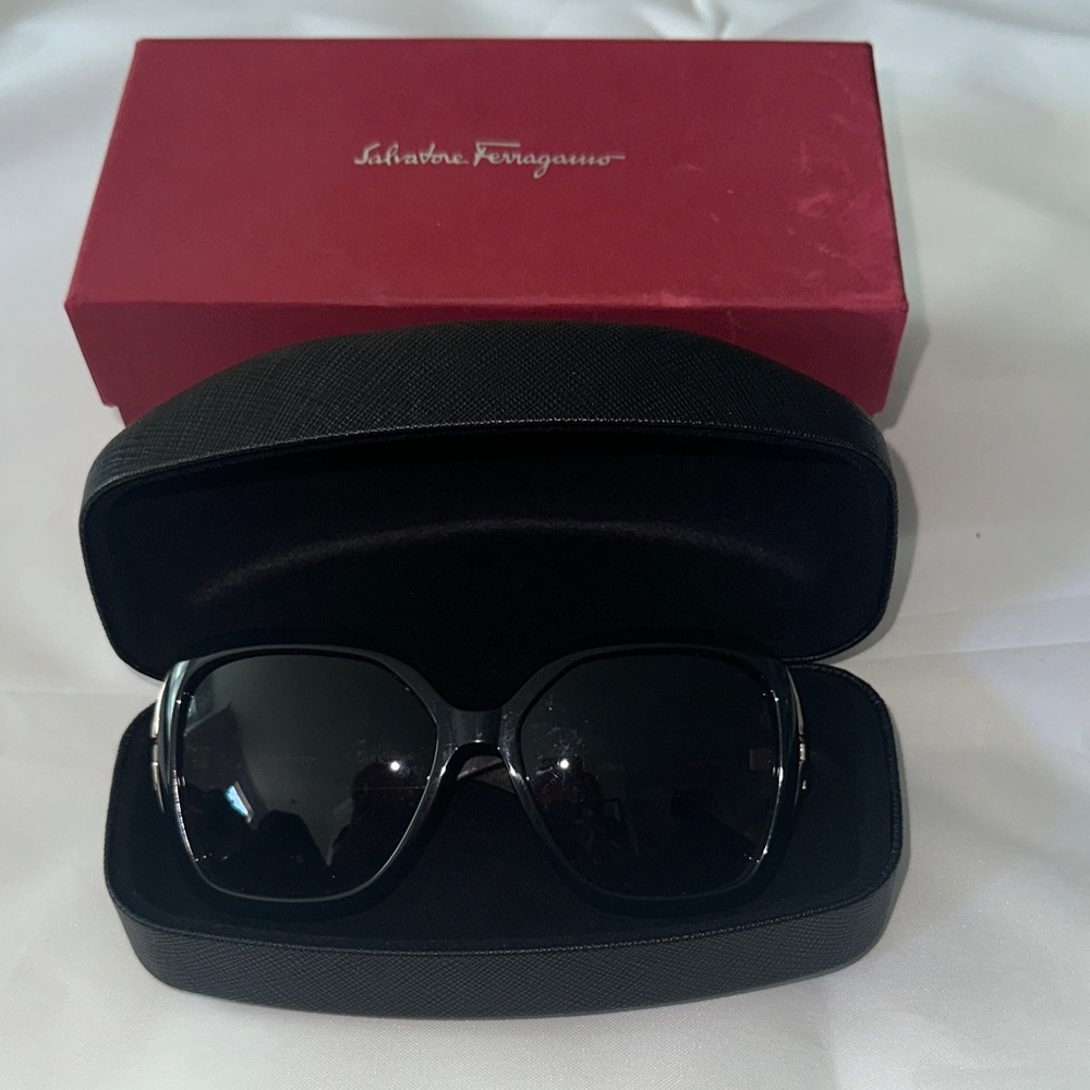 Salvatore Ferragamo Elegant Black Sunglasses